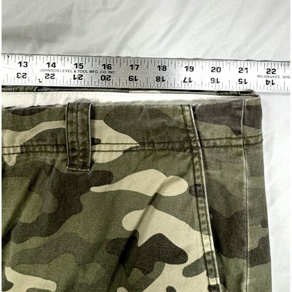 Roundtree & Yorke Camo Cargo Shorts Casuals Men's 42W Classic Fit 10" Inseam - Picture 7 of 9